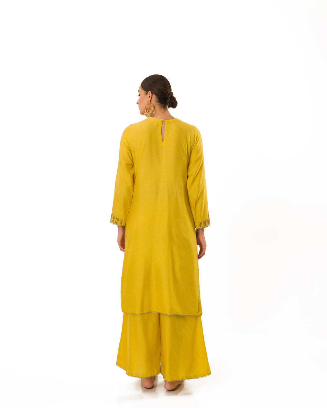 Amber Exquisite Hand Embroidered Pakistani Kurta Set