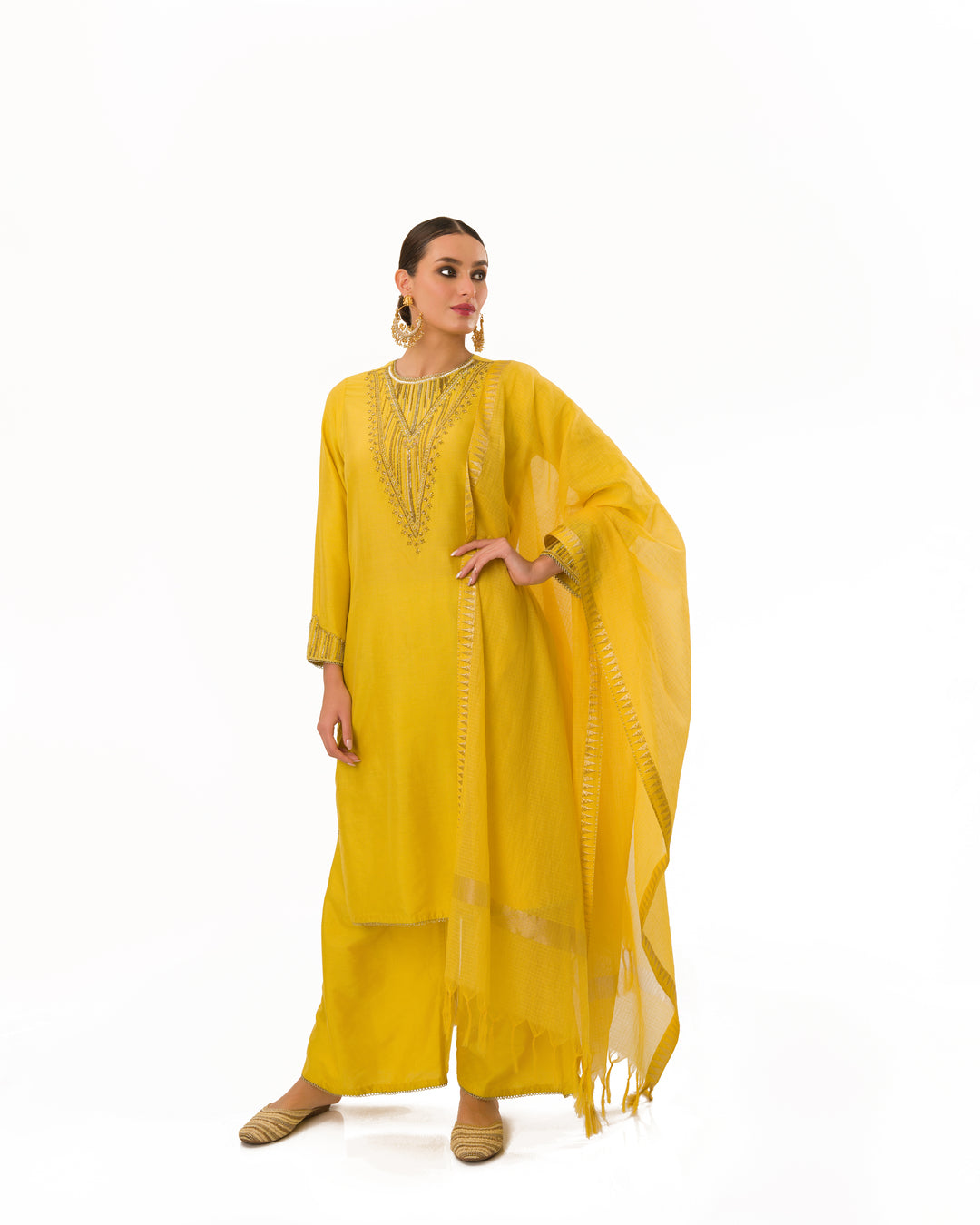 Amber Exquisite Hand Embroidered Pakistani Kurta Set